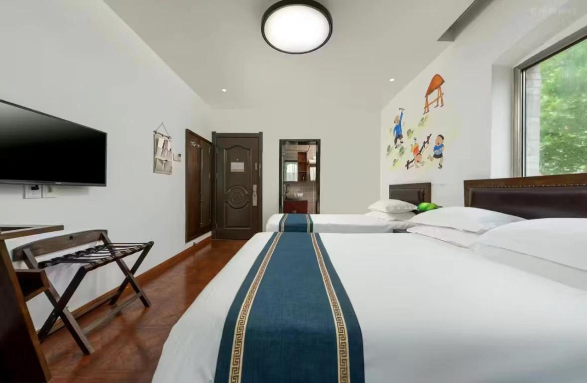Nostalgia Hotel Beijing Guozijian Ghost Street - Near Beijing Lama Temple, Beihai Park, Jingshan Park, Drum Tower, Houhai Bar Street, Tian'Anmen Square, Located In Beijing Traditional Hutongs, 5 Minutes Away From Beixinqiao Metro Station Εξωτερικό φωτογραφία