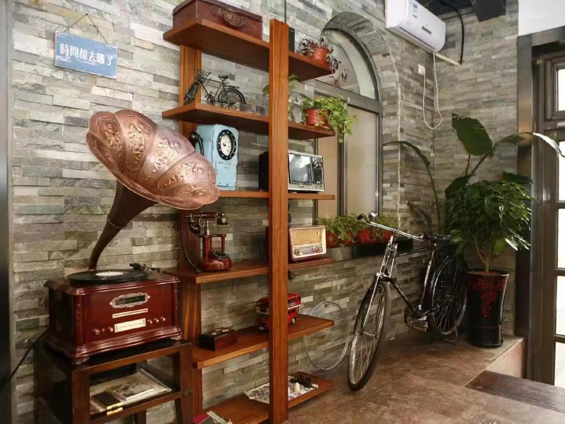 Nostalgia Hotel Beijing Guozijian Ghost Street - Near Beijing Lama Temple, Beihai Park, Jingshan Park, Drum Tower, Houhai Bar Street, Tian'Anmen Square, Located In Beijing Traditional Hutongs, 5 Minutes Away From Beixinqiao Metro Station Εξωτερικό φωτογραφία