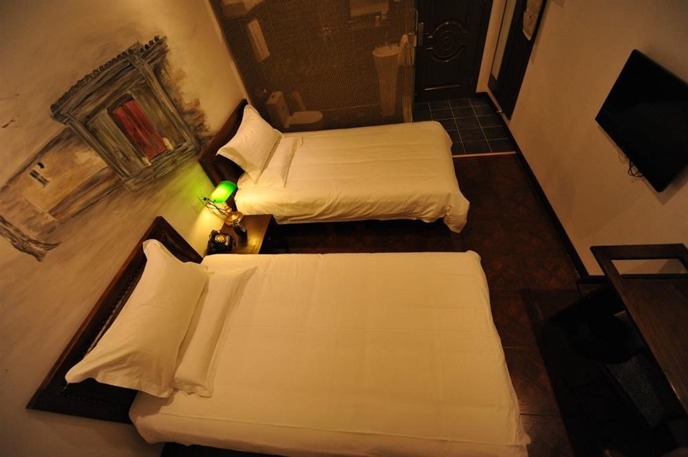 Nostalgia Hotel Beijing Guozijian Ghost Street - Near Beijing Lama Temple, Beihai Park, Jingshan Park, Drum Tower, Houhai Bar Street, Tian'Anmen Square, Located In Beijing Traditional Hutongs, 5 Minutes Away From Beixinqiao Metro Station Εξωτερικό φωτογραφία